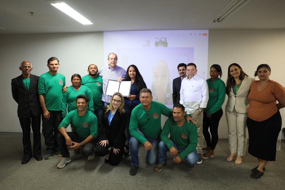Capa da notícia: SLU firma parceria para fortalecer a reciclagem e apoiar catadores
